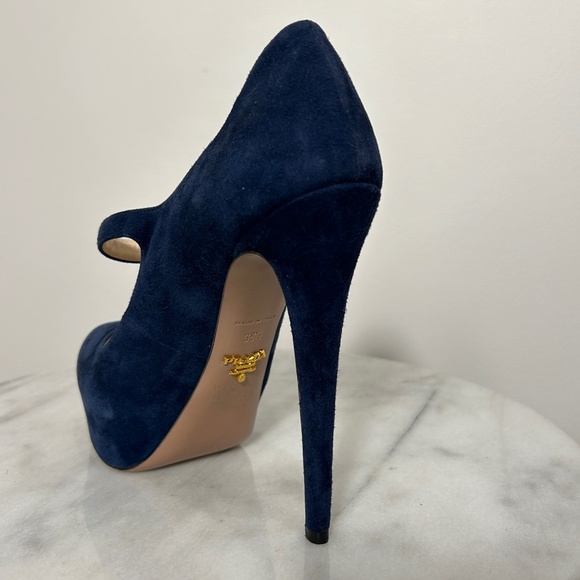PRADA Blue Suede Mary Jane Heels - Picture 4 of 7